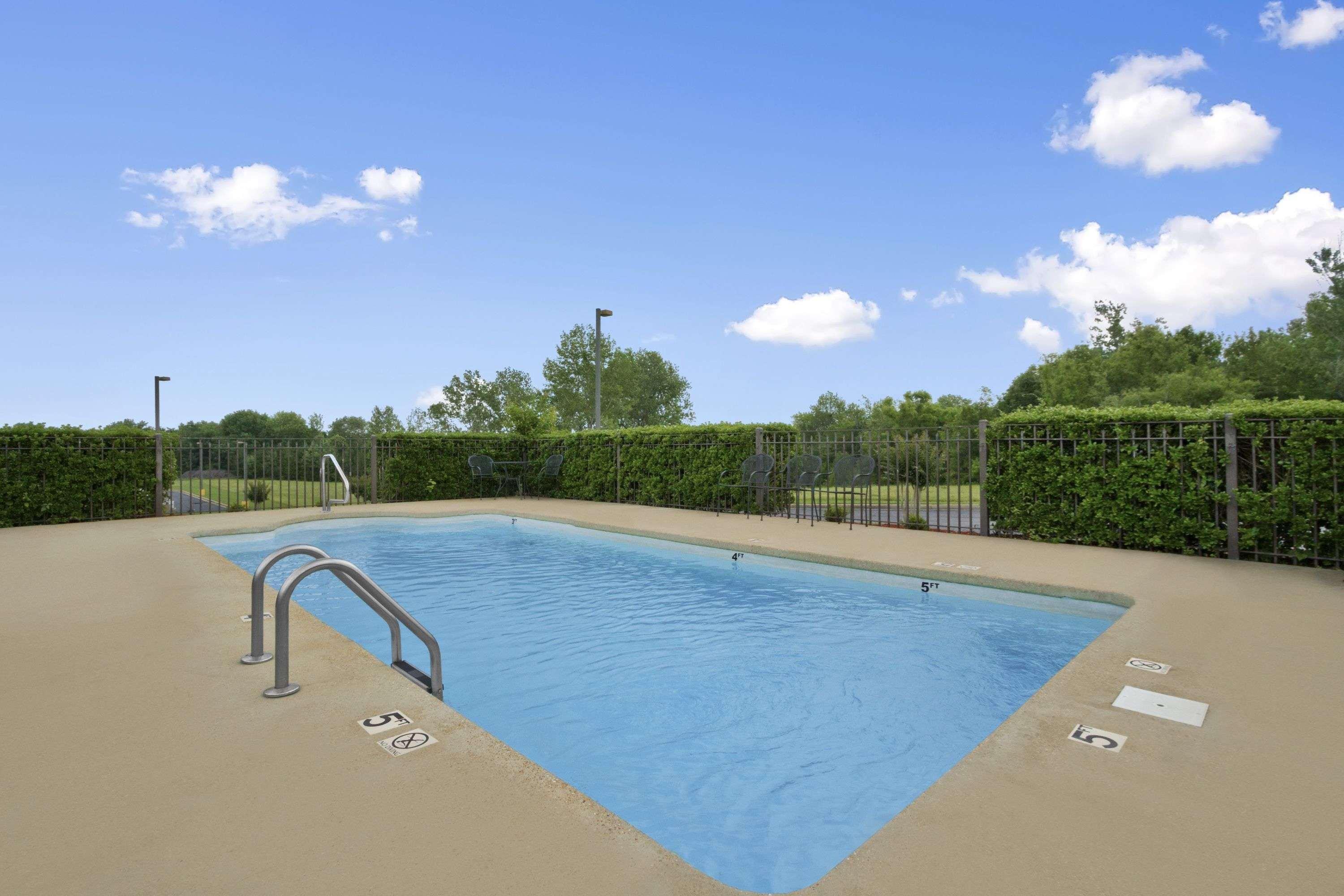 Motel Super 8 By Wyndham-Tupelo Airport Zewnętrze zdjęcie